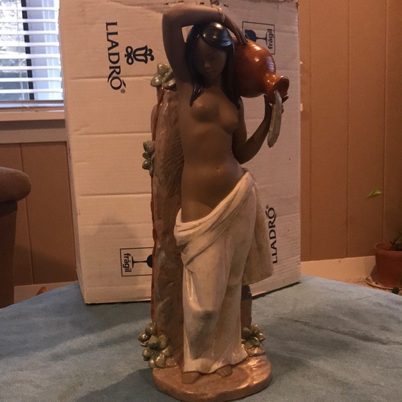 Lladro Other - Beautiful Lladro FROM THE SPRING 010.12396 retired gres - woman with water jug